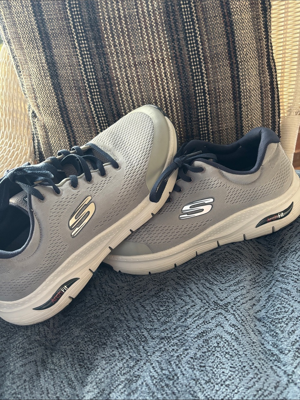 Skechers Men's Light Gray Athletic Sneakers with Navy Blue Accents